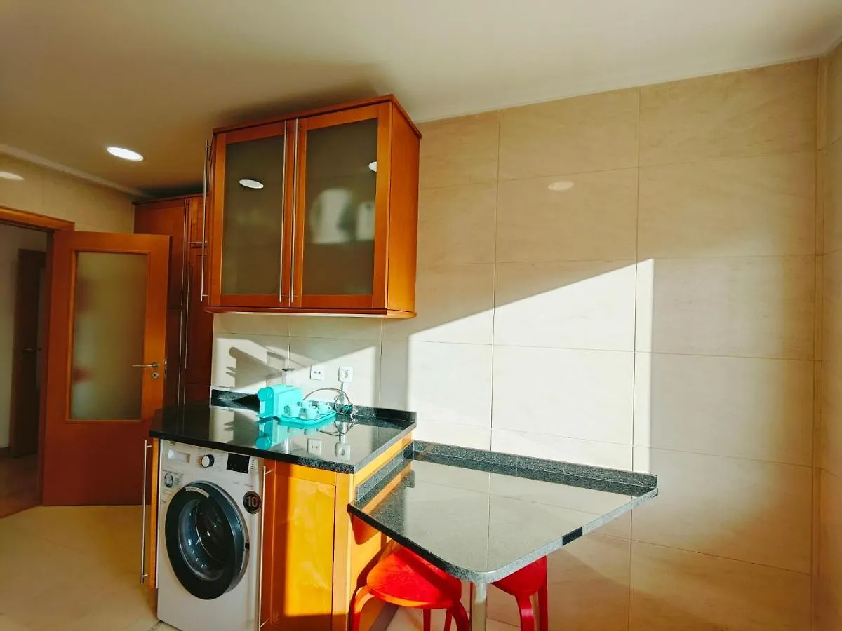 Apartment Sunny Home Lisboa Expo, Free Parking